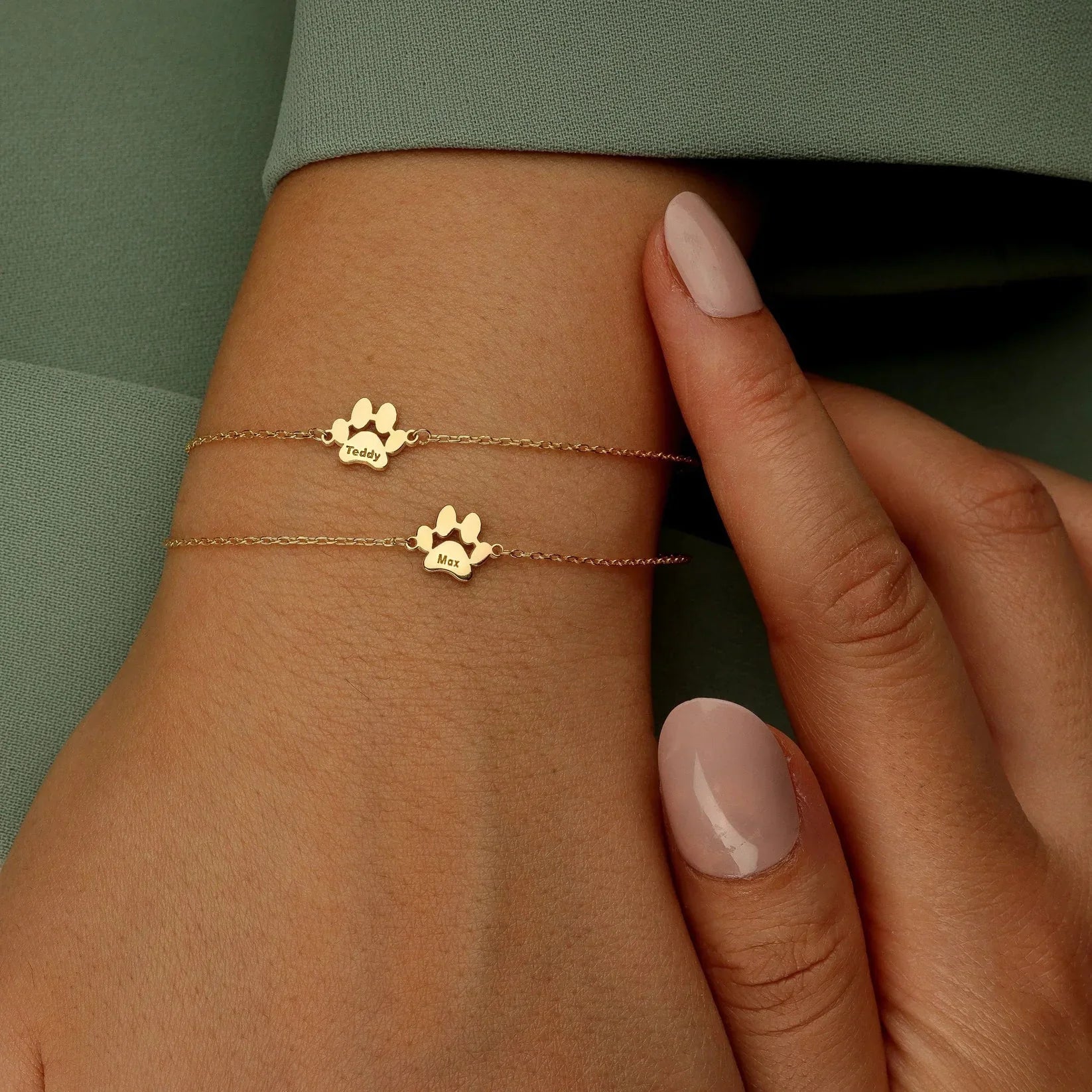 Personalized Bracelet with a Name in Paw Prints